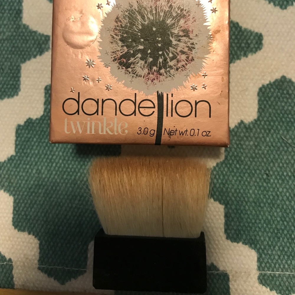 Benefit Dandelion twinkle blush